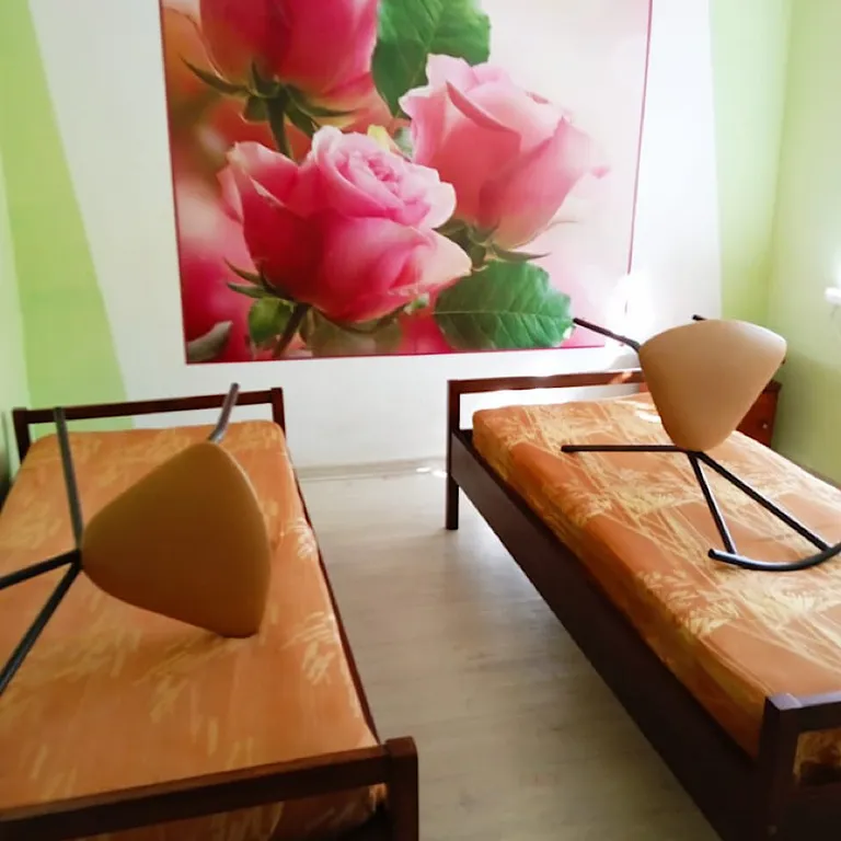 Коттедж Домик с цветущим садом — аренда посуточно в Железноводск