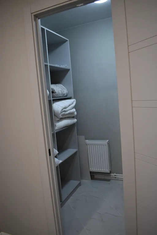 Новая дизайнерская квартира с новым ремонтом и мебелью