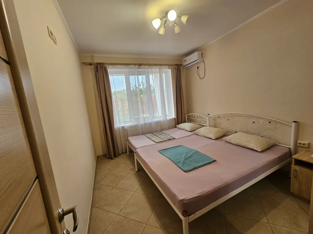 Коттедж Дом в 5 минутах от моря — Новоотрадное