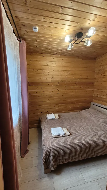 Апартаменты 2-х комнатные. Половина дома с отдельным входом