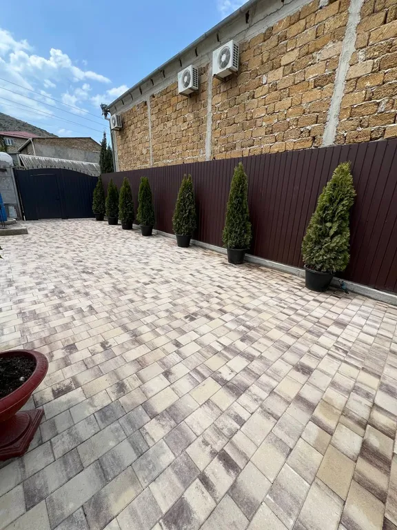 Уютный домик в 7 минутах от моря с зеленым двориком и парковой