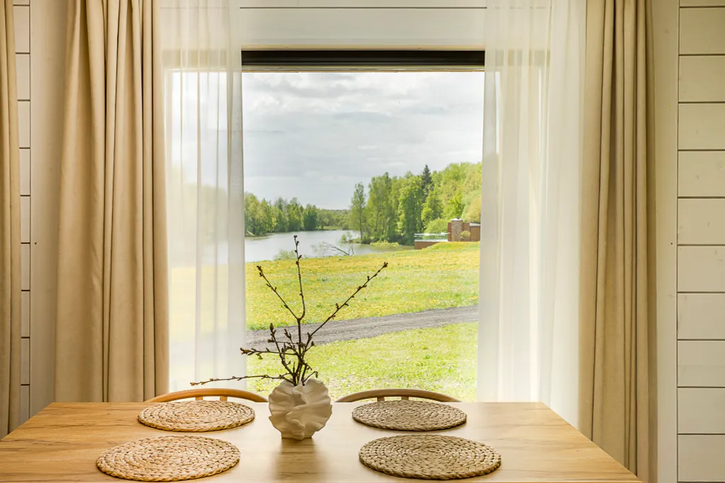 Уютный большой дом с видом на реку