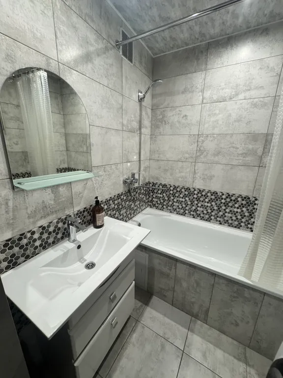 Просторная 2-х комнатная квартира с евроремонтом