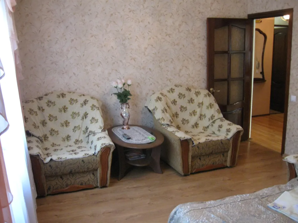 Уютная двухкомнатная квартира, 10 минут до моря пешком