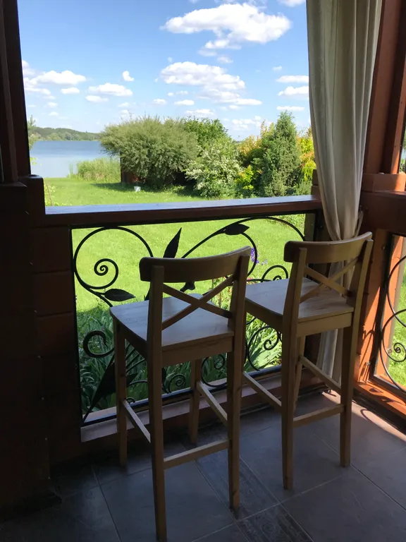 Шале на берегу