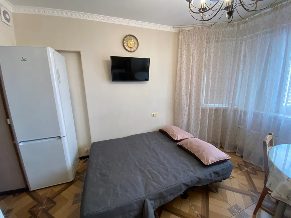 Красивая квартира с большим TV и Алисой