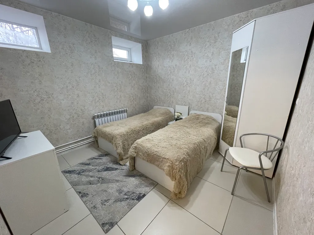 Дом с баней и беседкой на реке