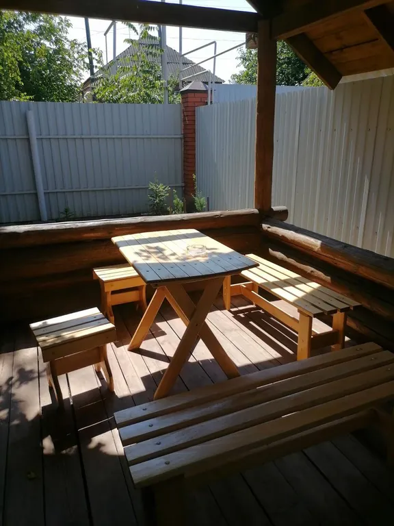 Жилой деревянный двухэтажный дом