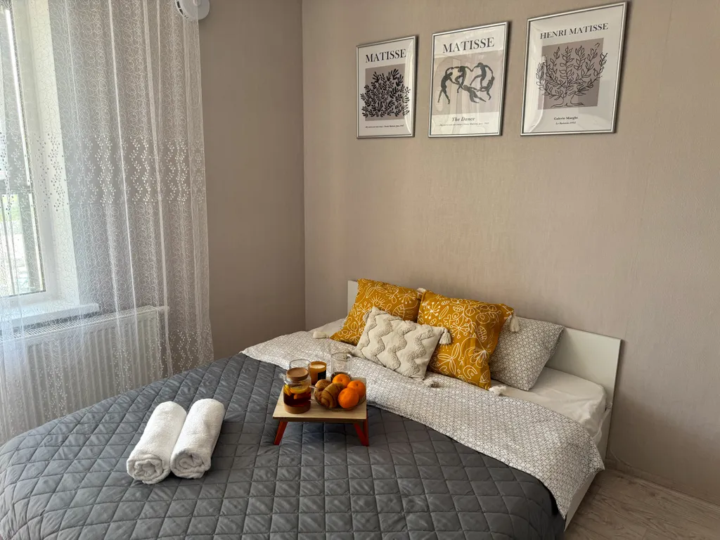 Квартира Уютная студия в 15 минутах ходьбы от метро Берёзовая Роща на двоих — аренда посуточно в Новосибирск