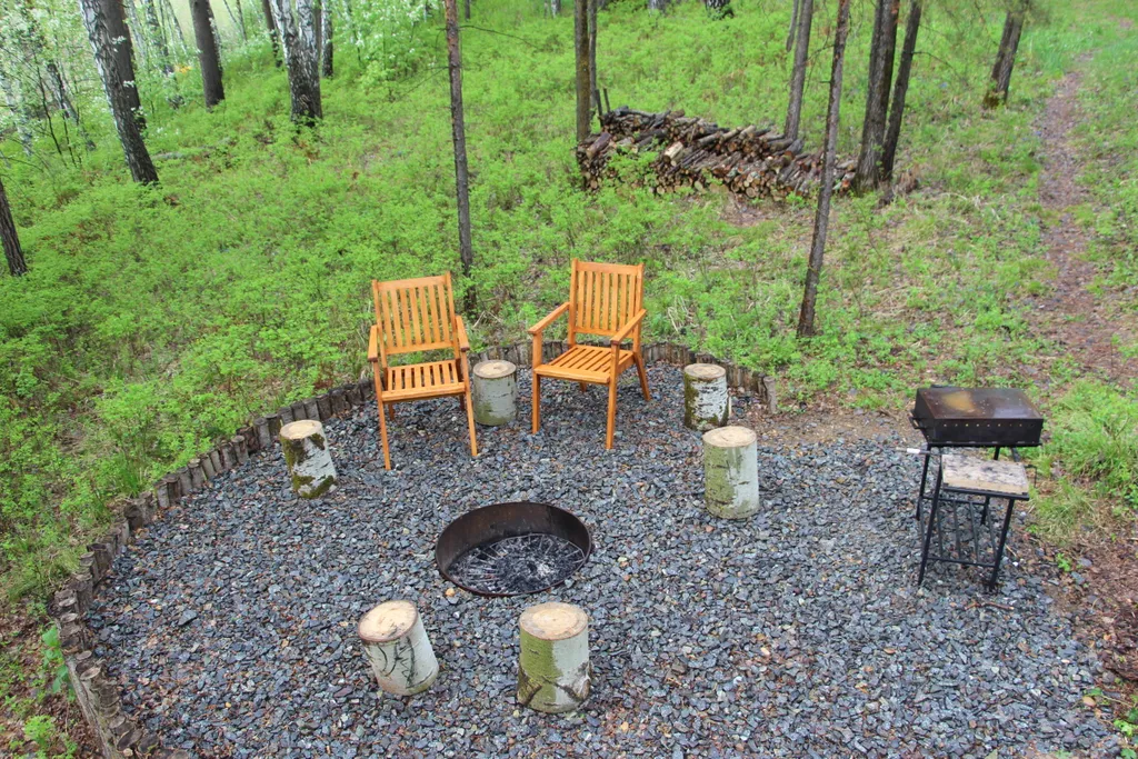 Уютный домик Красный A-Frame с террасой