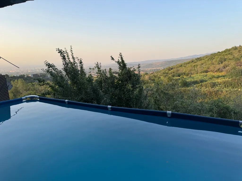 Атмосферное шале с видом на город и на горы