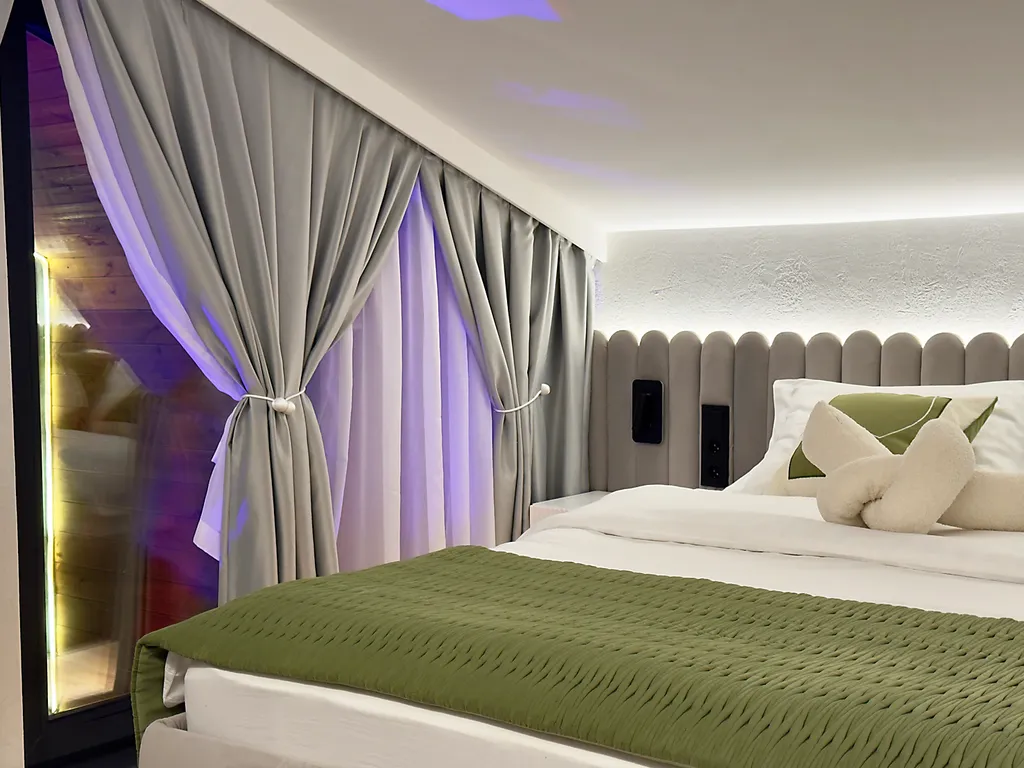 Дом DOUBLE с чаном на террасе