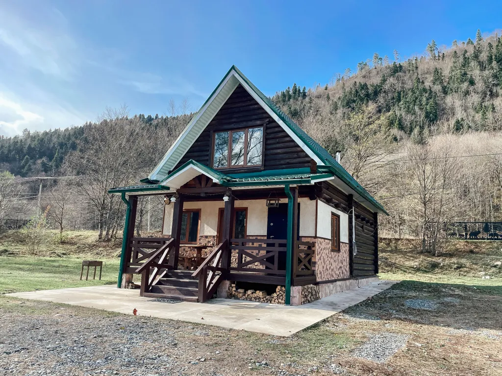 Коттедж с баней