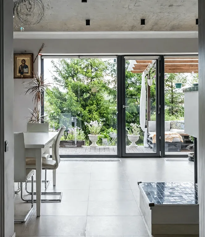 Коттедж Стильный, уютный дом для семейного отдыха на берегу реки — Образцово