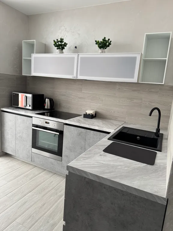 Уютная светлая квартира с видом на город