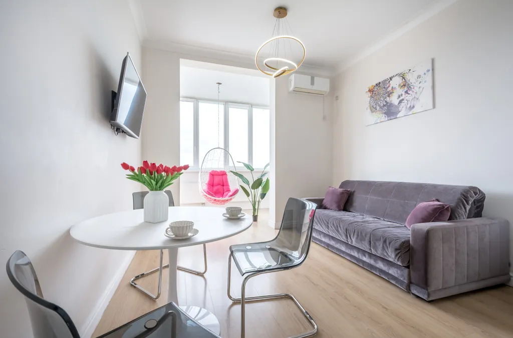 Просторная квартира с лучшим видом на Мост Поцелуев и реку Кубань