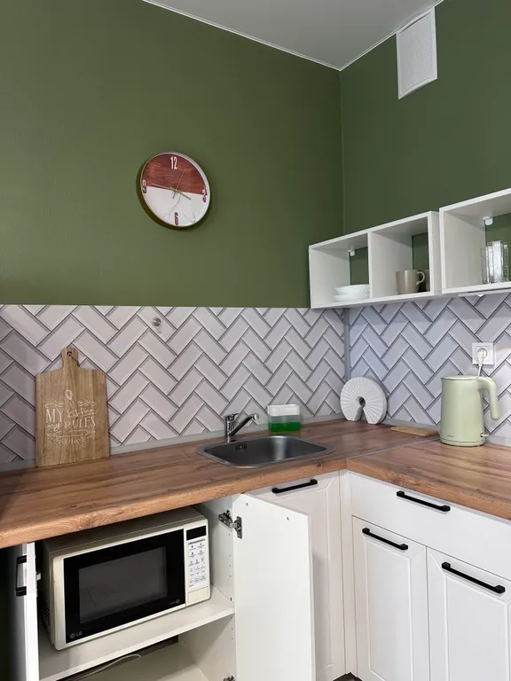 Thursday's apartment