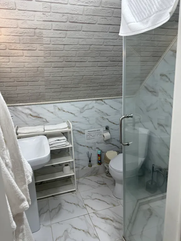 Malkar house с видом на гору Чегет