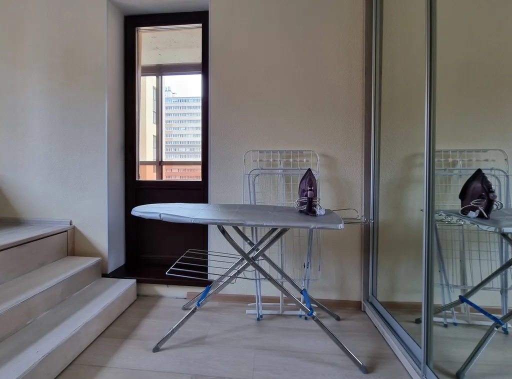 Двухкомнатная квартира с подиумами