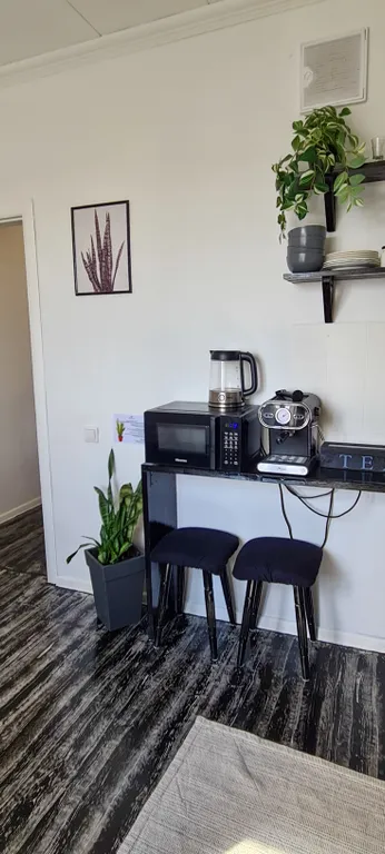 Квартира с большой кроватью, балконом и оплаченными кинотеатрами