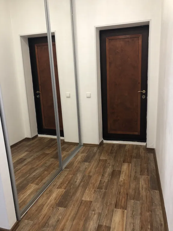 Белая студия с видом на горы