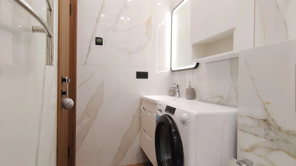 Панорамная студия с видом на горы в центре Красной Поляны. Балкон.