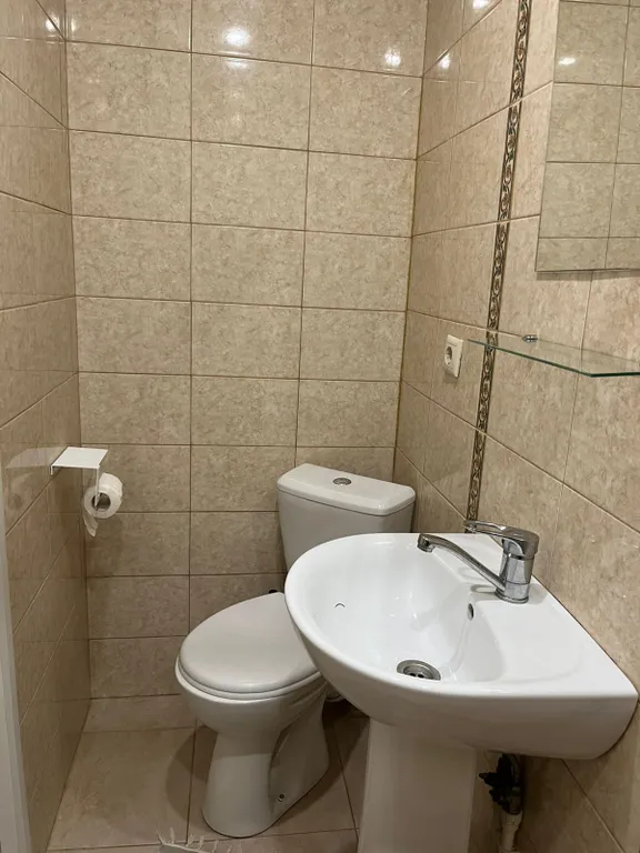 Студия с видом на лес и море