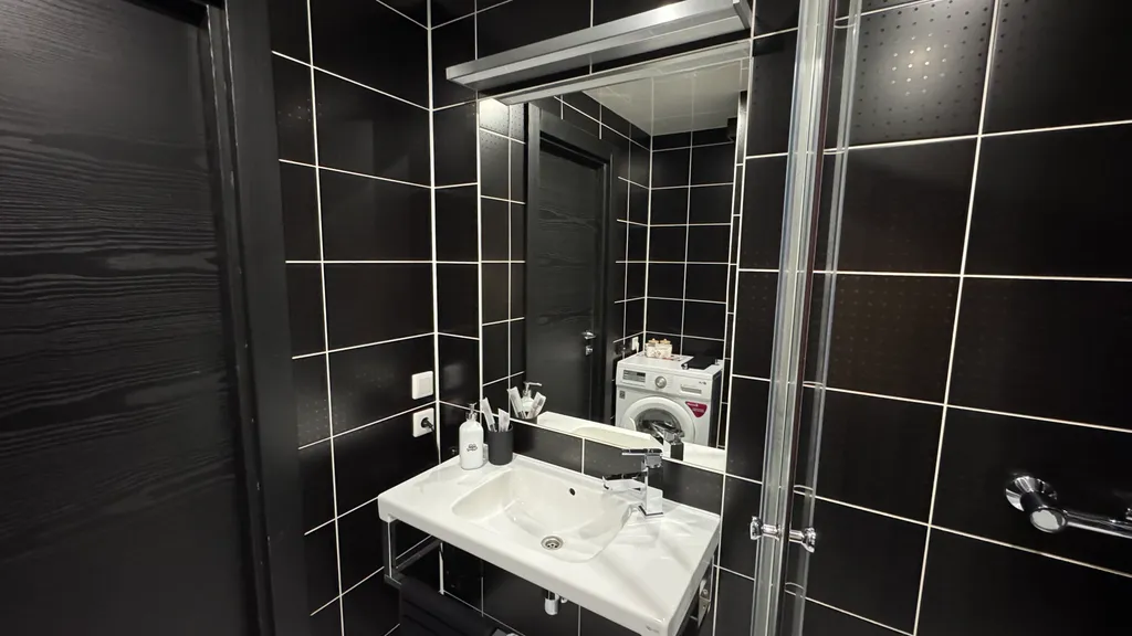 Светлые апартаменты в центре города с видом на озеро