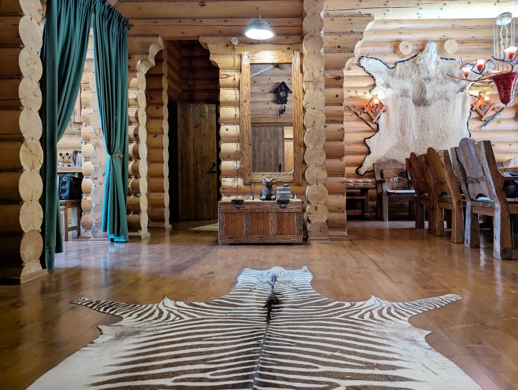 Сруб в заповедном лесу