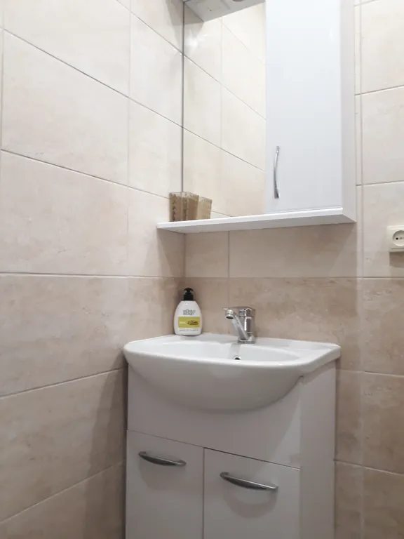 Небольшой 2-х местный номер с 1 двуспальной кроватью