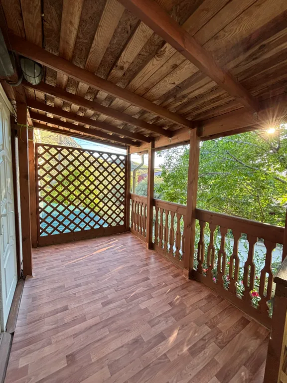 Студия в эко-стиле с кухней и со своей террасой в 200 метрах от моря