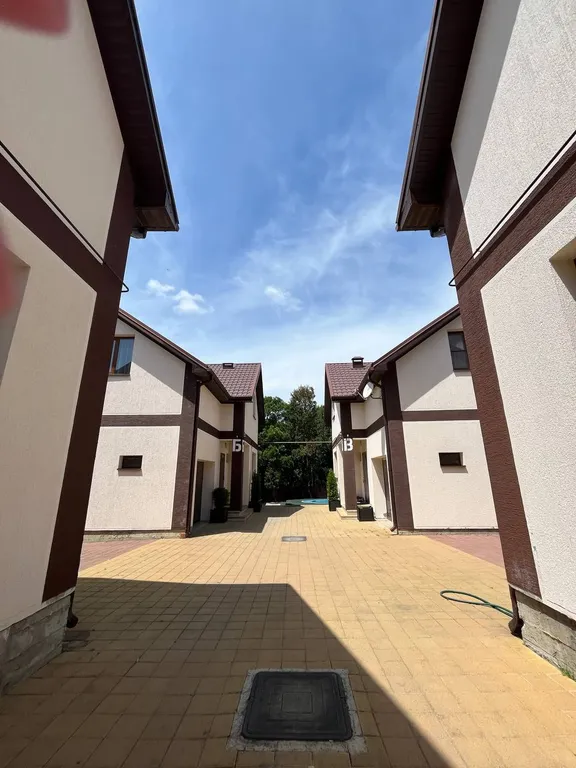 Коттедж Дом для отдыха б — Виноградное