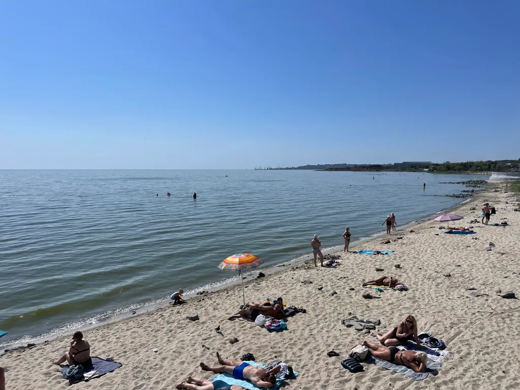 Частный сектор рядом с морем