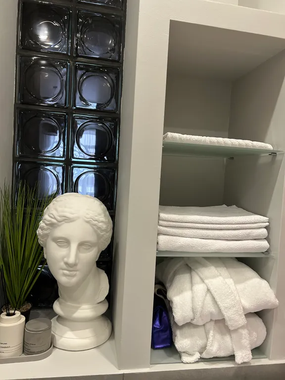 Уникальная видовая 2-комнатная студия в историческом центре