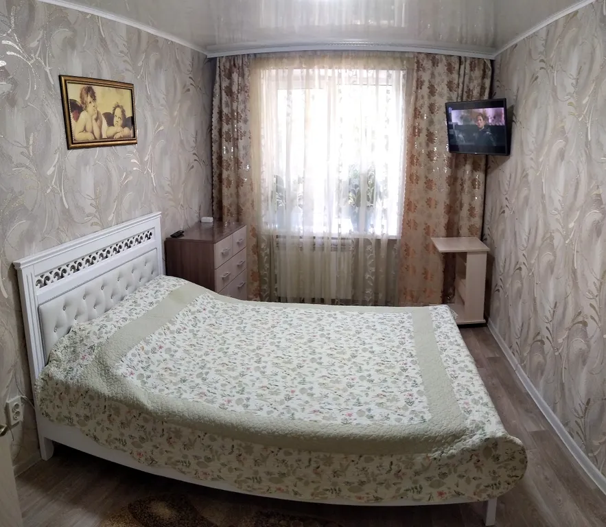 Квартира Трехкомнатная квартира в тихом районе Евпатории — Евпатория