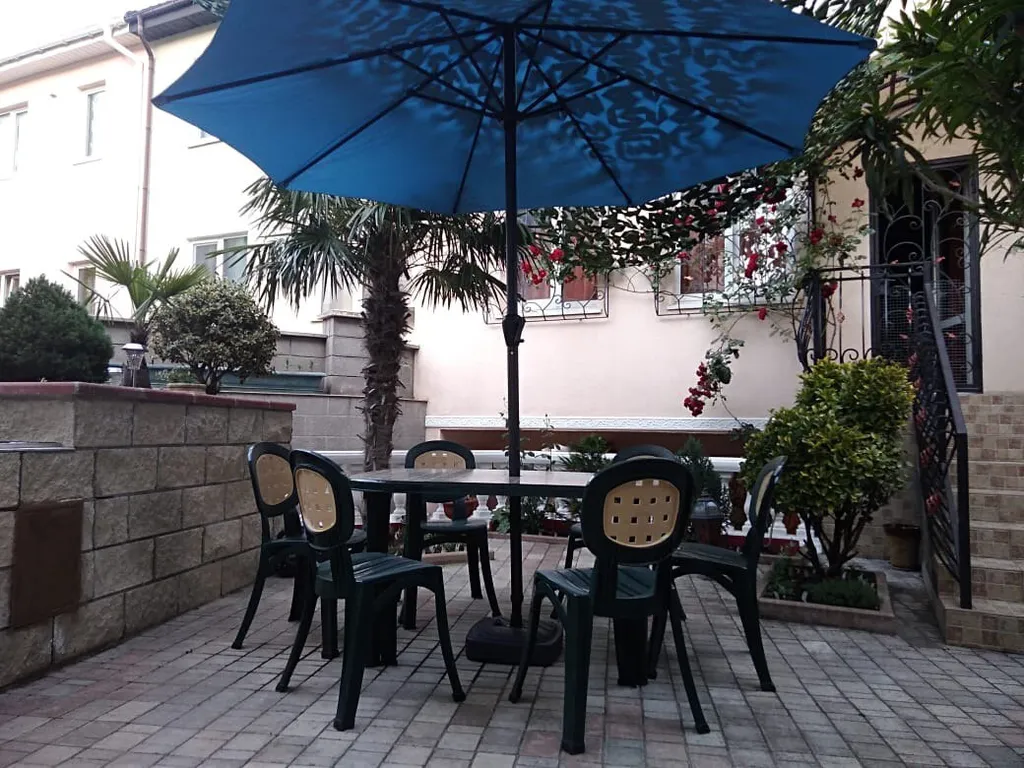 Апартамент с уютным двориком в Мисхоре, в частном доме