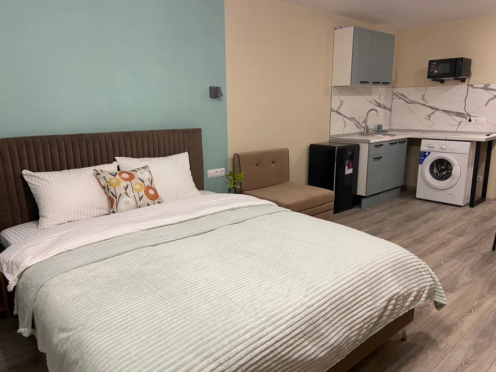 Tеплaя уютнaя студия cети посуточных кваpтир «Эль Aпаpт»