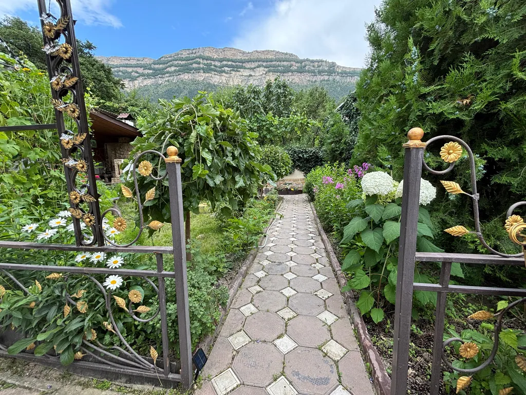 Дом в горах с кинотеатром Kurmimonte