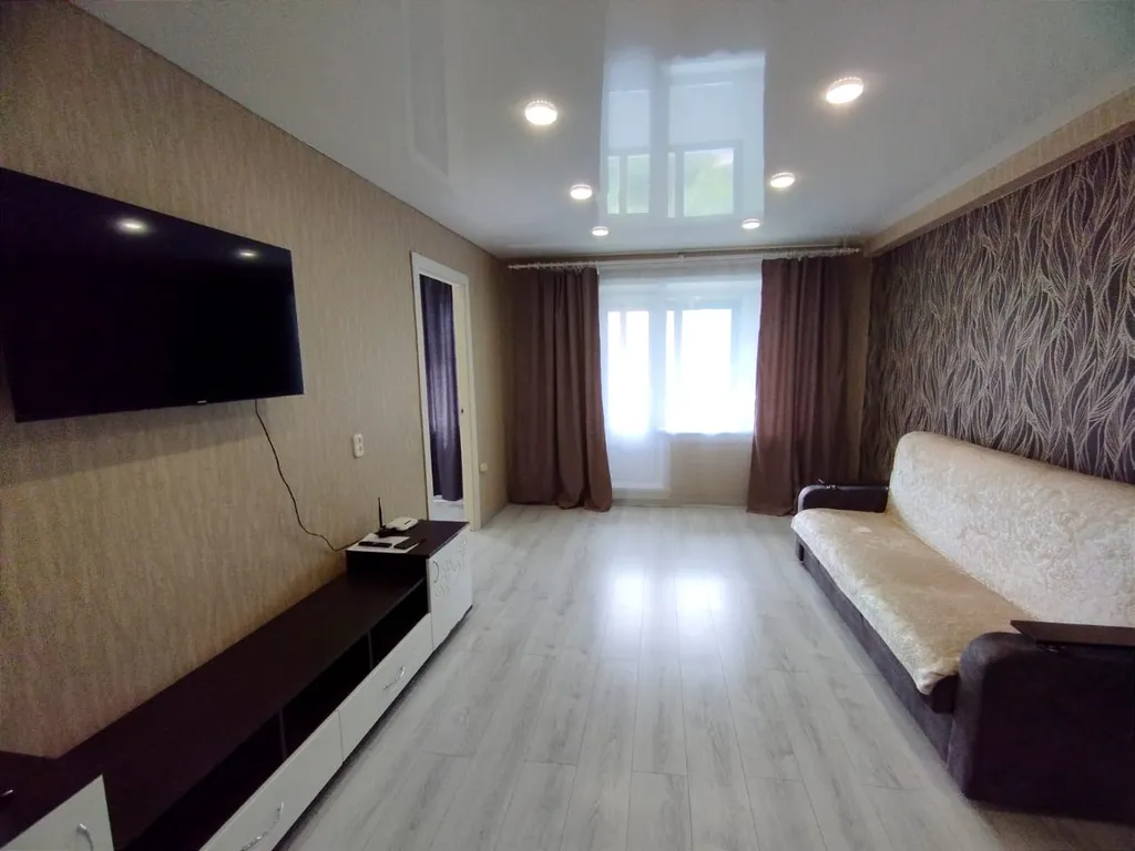 Квартира Красивая трёхкомнатная квартира — Карасук