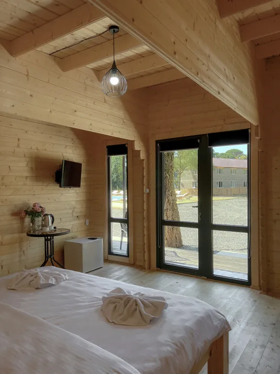 Уютный коттедж с бассейном