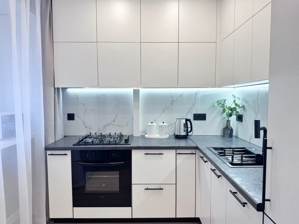 Дизайнерская двухкомнатная квартира в самом центре кирова