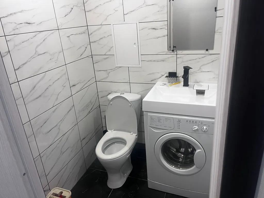 Квартира Квартира в центре города, чистый двор, рядом магазин, больница, сбер — Сланцы