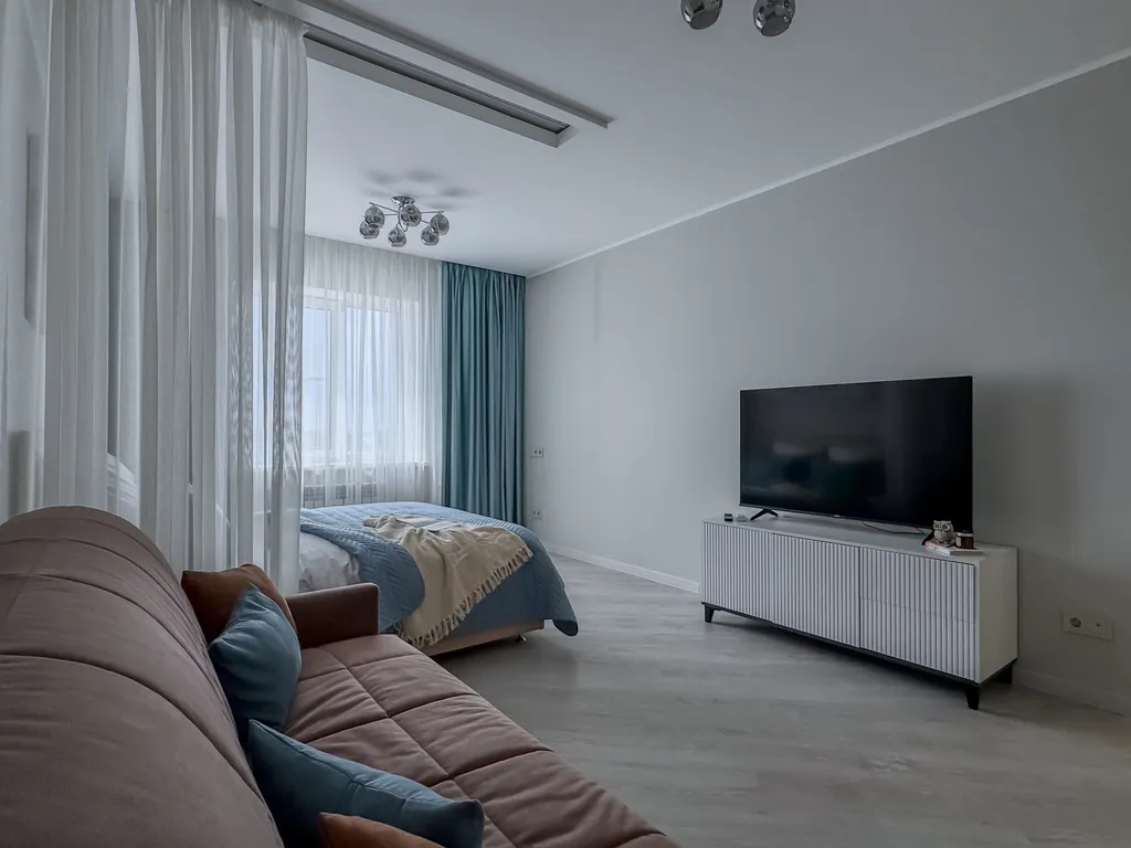 Комфорт для всех – стильная квартира с посудомойкой и smart tv