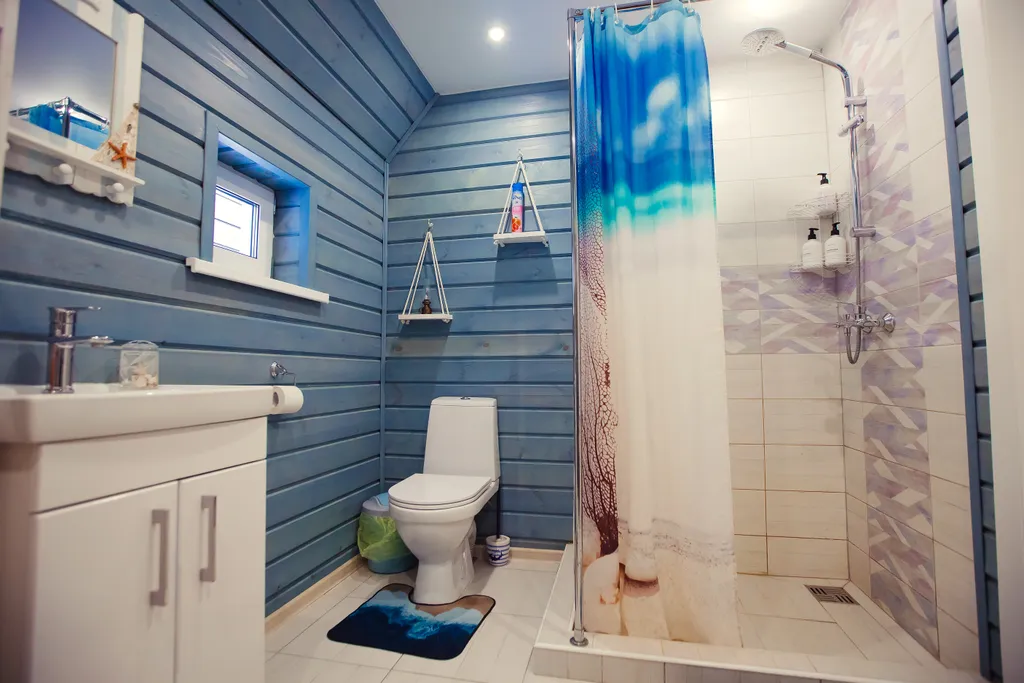 Панорамный коттедж в морском стиле с видом на озеро