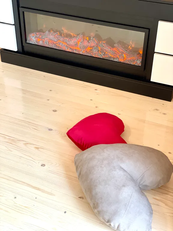 Дом-шалаш для семейной пары