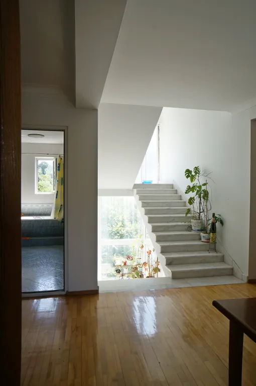 Белый дом в горах Ортабатуми