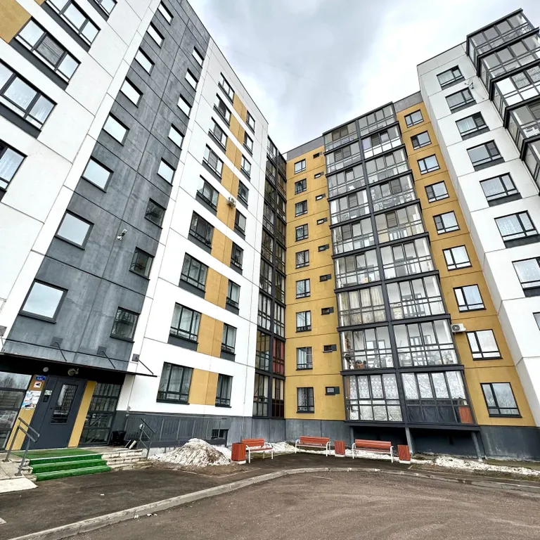 Квартира-студия с новой кроватью и кондиционером