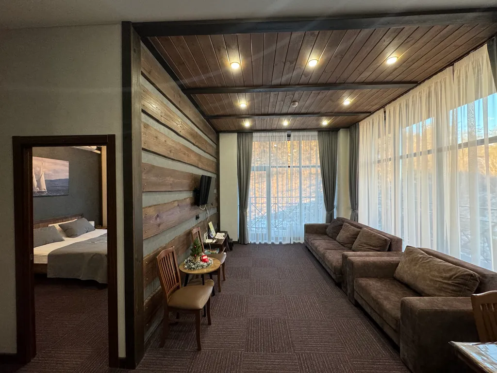 Студия и спальня с панорамными окнами