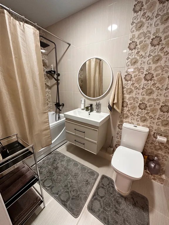 Квартира Квартира рядом с морем, в самом развитом р-не города с видом на горы — Махачкала