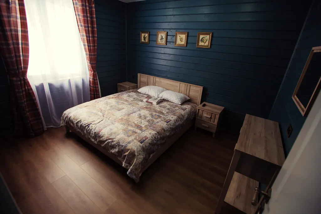 Большой панорамный коттедж в английском стиле с видом на озеро